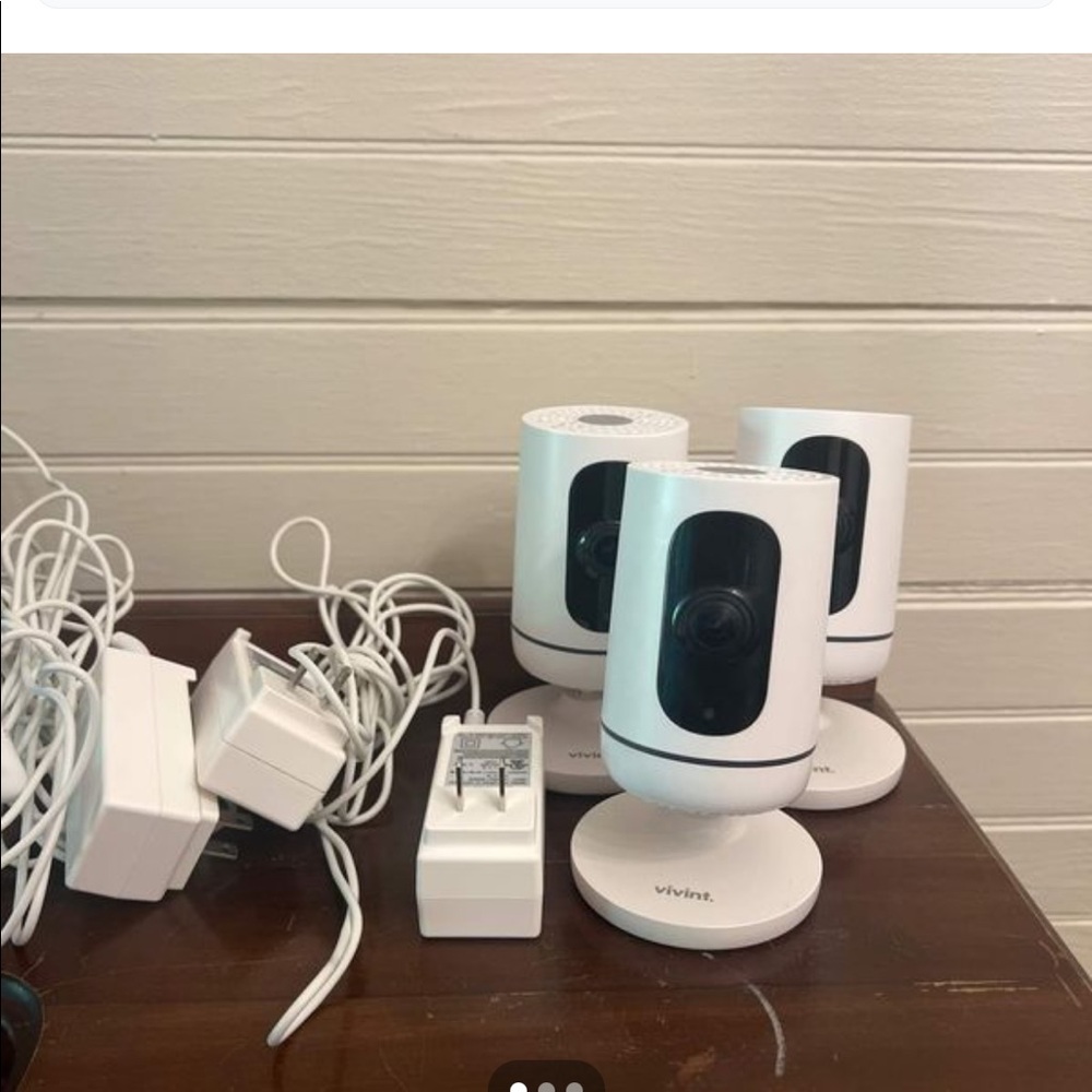 Lot of 3 Vivint indoor cameras